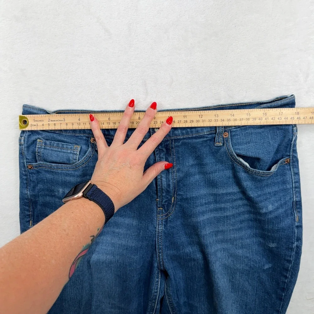 Old Navy 14 Jeans Mid Rise Boyfriend Straight Distressed Ripped Medium Wash Blue